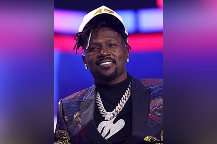 Former NFL Star Antonio Brown Involved in Miami Boxing Event Disturbance, No Arrests Made Despite Gunshot Reports