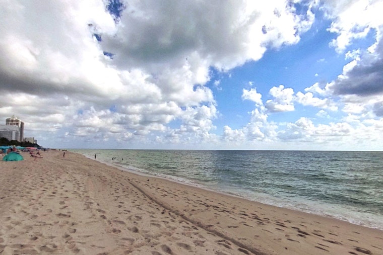 Fort Lauderdale Beach Prepares for Influx of Air Show Crowds Amid Rip Current Warnings