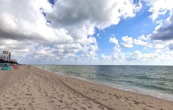 Fort Lauderdale Beach Prepares for Influx of Air Show Crowds Amid Rip Current Warnings