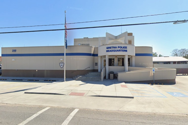 Gretna Rallies in the Dark as Community and Police Respond to Citywide