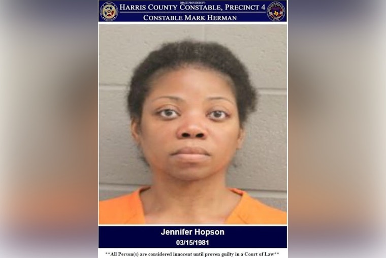 Harris County Woman Charged with DWI and Child Endangerment After Crashing into Light Pole