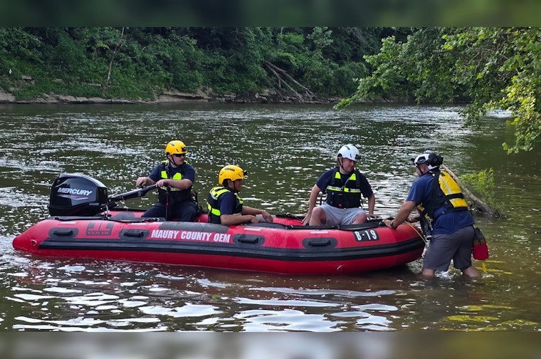Heroic Bystanders Rescue Three Men Swept Away in Duck River Near Chickasaw Park