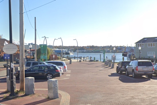 Heroic Efforts by Off-Duty Firefighters and Locals Save Three from Submerged Car in Gloucester Harbor Cove