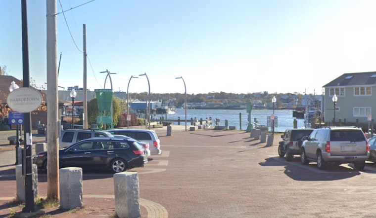 Heroic Efforts by Off-Duty Firefighters and Locals Save Three from Submerged Car in Gloucester Harbor Cove