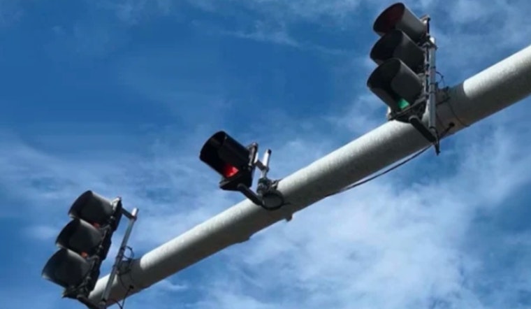Hillsborough County Expands Lifesaving Solar-Powered Beacon System for Power Outages at Intersections
