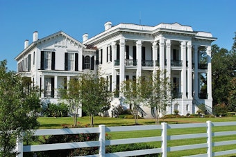 Historic Nottoway Plantation in Louisiana Reduced to Ruins by Devastating Fire