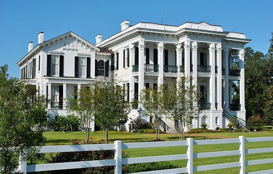 Historic Nottoway Plantation in Louisiana Reduced to Ruins by Devastating Fire