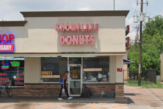 Houston Donut Shop Owner Fatally Shoots Suspected Robber on Winkler Drive