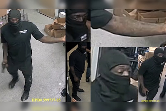 Houston Police Seek Public Help to Apprehend Armed Robber of W. Bellfort Fast-Food Restaurant