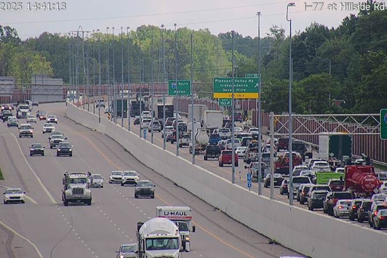I-77 South Reopens at Pleasant Valley Rd Following Multi-Vehicle Crash, ODOT Urges Caution Amid Lingering Delays