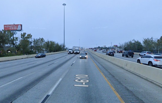 Improvised Towing on Houston's North Loop Leads to Arrest of Driver on Unrelated Warrant