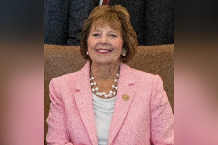 Indiana Boosts Minimum Teacher Salary to $45,000 Under New Educational Reform Law