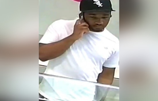 Jacksonville Sheriff's Office Seeks Suspect in $10,000 Jewelry Heist at the Avenues
