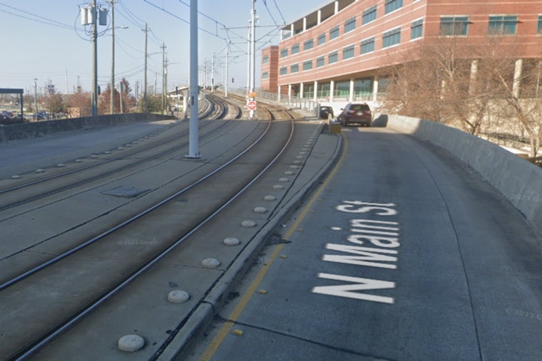 Jeep Stuck on METRO Tracks Causes Early Morning Delays near University of Houston-Downtown