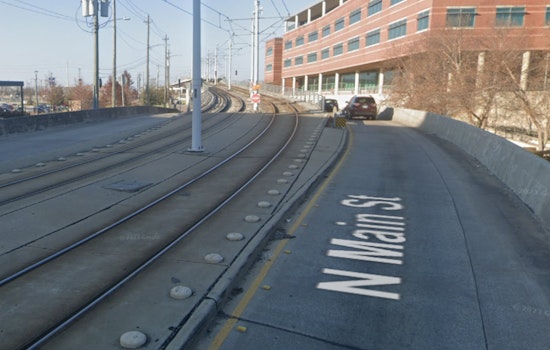 Jeep Stuck on METRO Tracks Causes Early Morning Delays near University of Houston-Downtown
