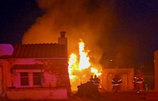 Las Cruces Firefighters Successfully Douse Garage Blaze on Greening Avenue, No Injuries Reported