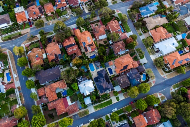 Las Vegas Housing Market Sees Price Dip and Surge in Listings, Aiming for Balance