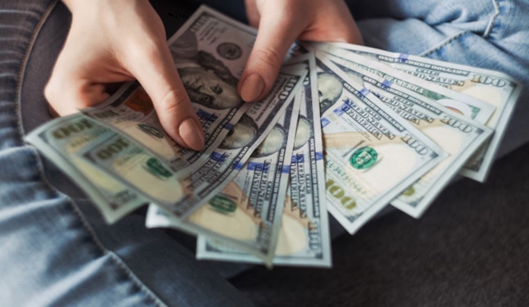 Los Angeles City Council Votes on Progressive $30 Minimum Wage Hike for Tourism Workers by 2028