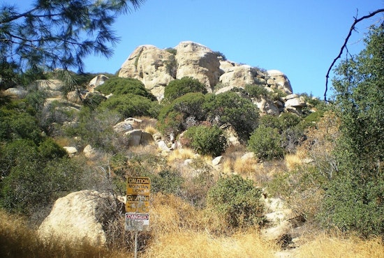 Los Angeles Fire Department Conducts Aerial Rescue of Injured Hiker at Stoney Point Park in Chatsworth