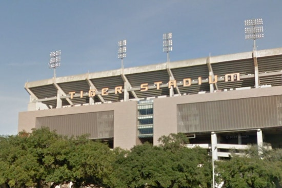 LSU Tigers Leap to No. 1 in Baseball Rankings After Triumph Over Arkansas