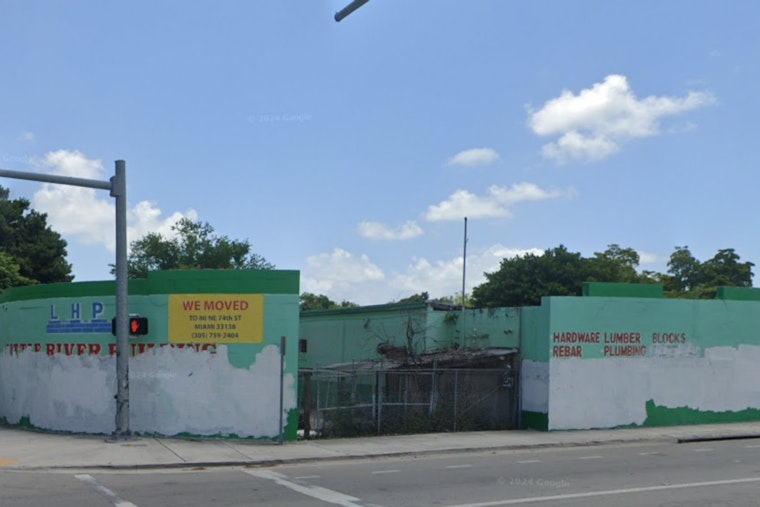 Miami Fire Rescue Battles Blaze at Abandoned Warehouse, Urges Precautions for Residents