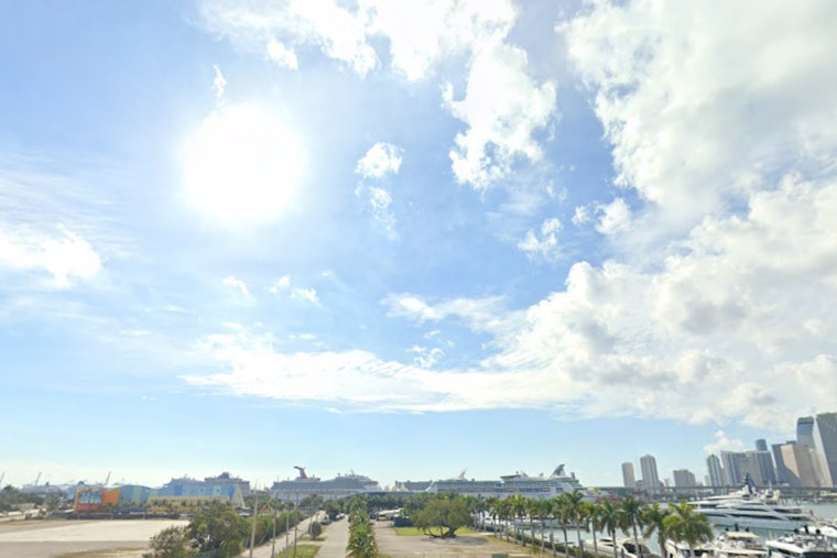 Miami Weekend Weather, Warm and Humid with Increased Shower Chances on Sunday