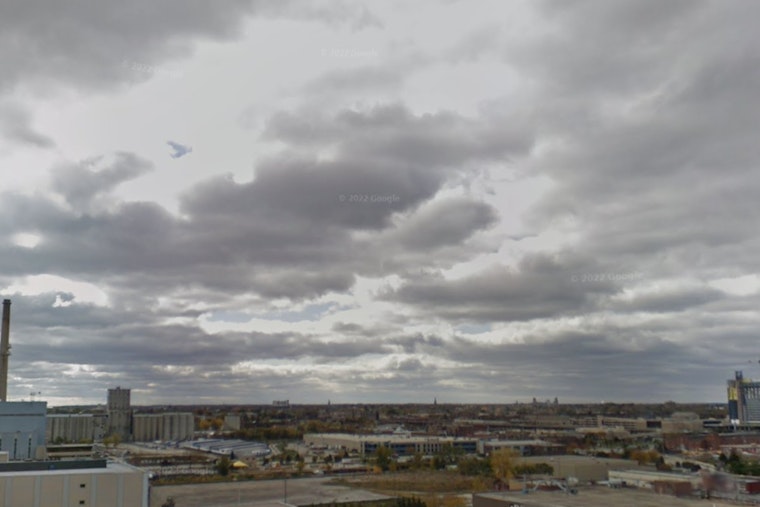 Milwaukee Braces for Breezy Weekend and Potential Thunderstorms, NWS Advises Caution