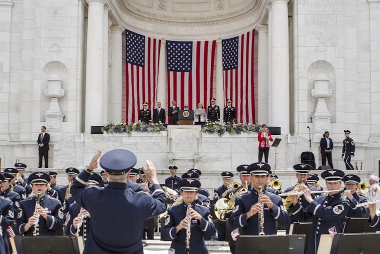 North Texans Unite in Memorial Day Tributes, Honoring Service Members Despite Rain
