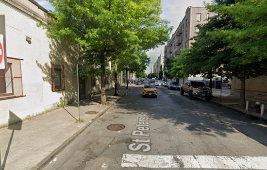 Off-Duty NYPD Officer Assaulted and Robbed in Bronx as Suspects Are Sought in Growing Robbery Pattern