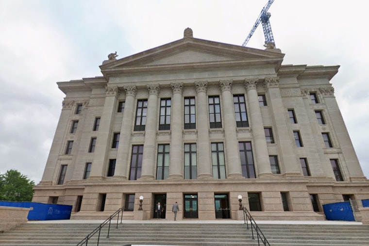 Oklahoma Legislature Approves Tax Overhaul, Governor Stitt to Decide on Income Tax Cuts
