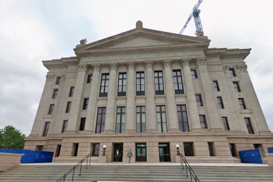 Oklahoma Legislature Approves Tax Overhaul, Governor Stitt to Decide on Income Tax Cuts