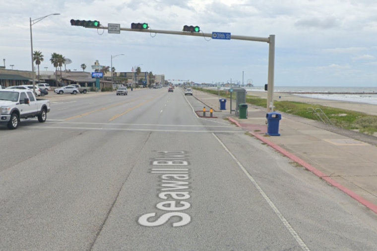 Oregon Man Dies After Being Rescued from No-Swimming Zone in Galveston Beach