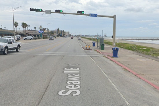 Oregon Man Dies After Being Rescued from No-Swimming Zone in Galveston Beach
