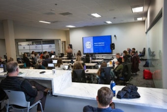 Oregon Officials Unite for Wildfire Preparedness and Strategy Session at State Emergency Coordination Center