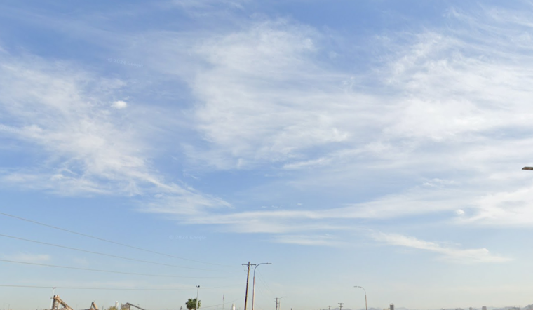 Phoenix, AZ Braces for a Week of Sweltering Highs and Potential Weekend Showers, NWS Reports