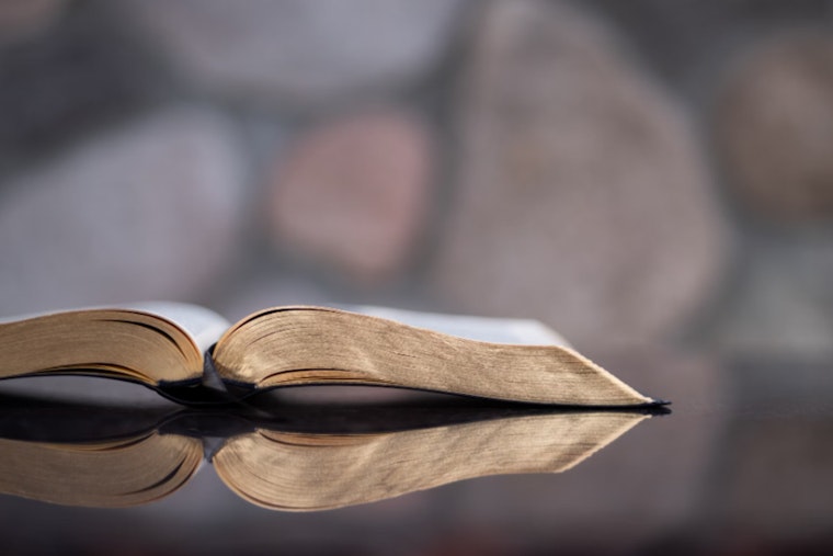 Phoenix Pastor Challenges Christian Nationalism, Promotes Unity in Face of Extremism