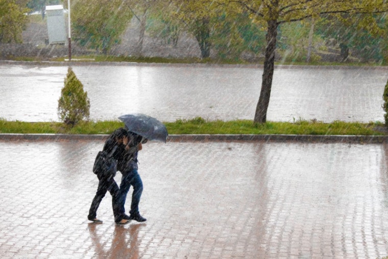 Portland Braces for a Week of Showers and Sunbreaks, NWS Forecasts Mixed Conditions