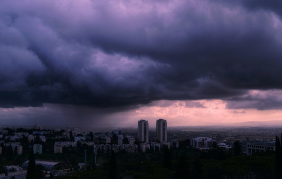 Portland to Experience Mild Temperature Fluctuations and Scattered Showers Through Holiday Weekend