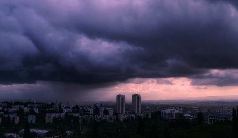 Portland to Experience Mild Temperature Fluctuations and Scattered Showers Through Holiday Weekend