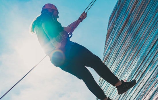 Rappelling Adventure Thrills Hit Chicago Suburbs as Westin Hotel in Itasca Launches "Altitude Zone"