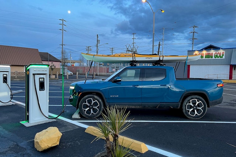 Rivian and Illinois Governor Announce $120 Million EV Supplier Park in Normal, Projected to Create 100 Jobs