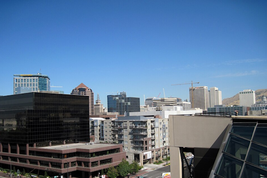 Salt Lake City Welcomes Mild Temperatures and Sunny Skies Ahead of Possible Weekend Showers