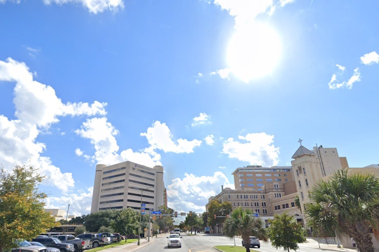 San Antonio Sizzles as Residents Endure Weeklong Heatwave with Triple-Digit Temperatures
