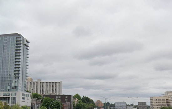 Seattle Embraces Classic Cloudy Skies and Mild Showers for the Coming Week