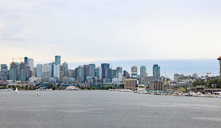 Seattle Embraces Overcast Skies with Chances of Showers, NWS Reports Moderate Temperatures