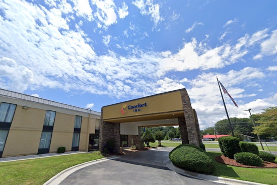 Semi-Truck Crashes into Comfort Inn Hotel in Shelby, Causing Injuries and Traffic Delays on U.S. 74