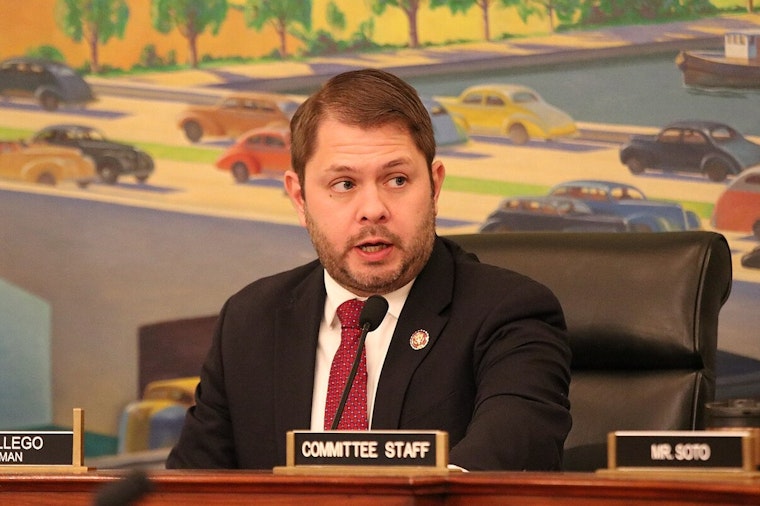 Senator Gallego Criticizes VA Secretary Over Firings and Veteran Care Cuts in Phoenix