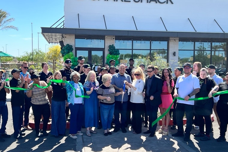 Shake Shack Sizzles Into Goodyear with New Drive-Thru Location at GSQ District
