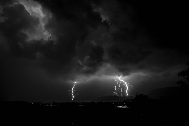 St. Louis Braces for Isolated Showers and Potential Thunderstorms, NWS Advises Vigilance