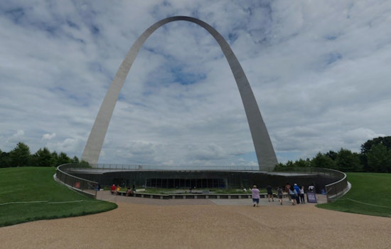 St. Louis' Gateway Arch Takes Center Stage in National Park Funding Protest Campaign